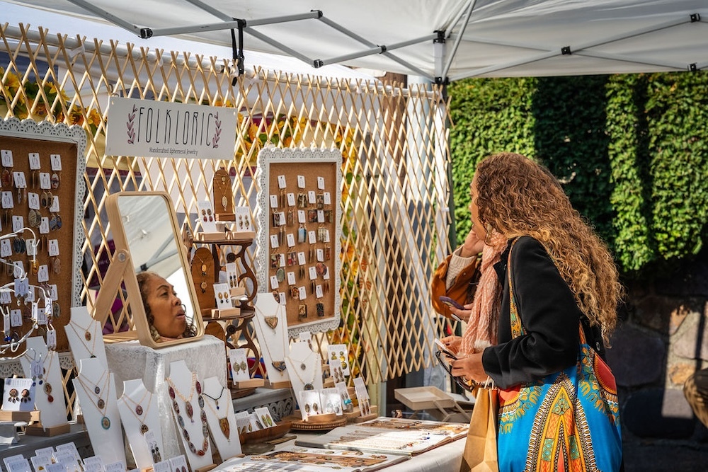 Sauce for the Goose is an annual outdoor art market in Princeotn, NJ.